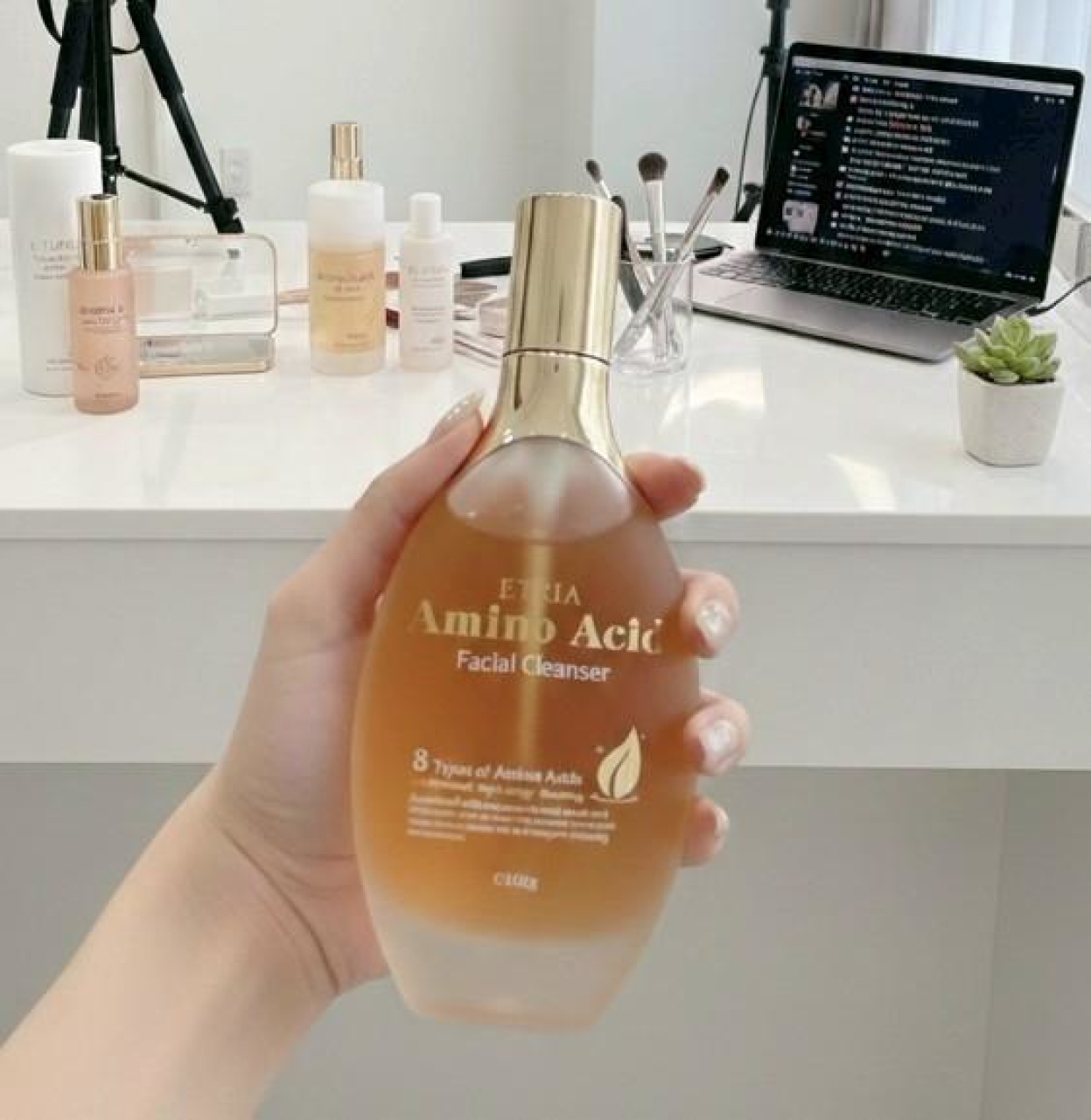 no L-素顏自帶濾鏡的秘密-ETRIA 胺基酸母淨膚潔顏露